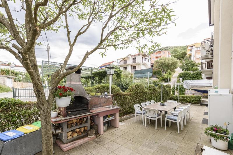 Apartments Luka - Trogir, Marina 150M From The Beach Zewnętrze zdjęcie